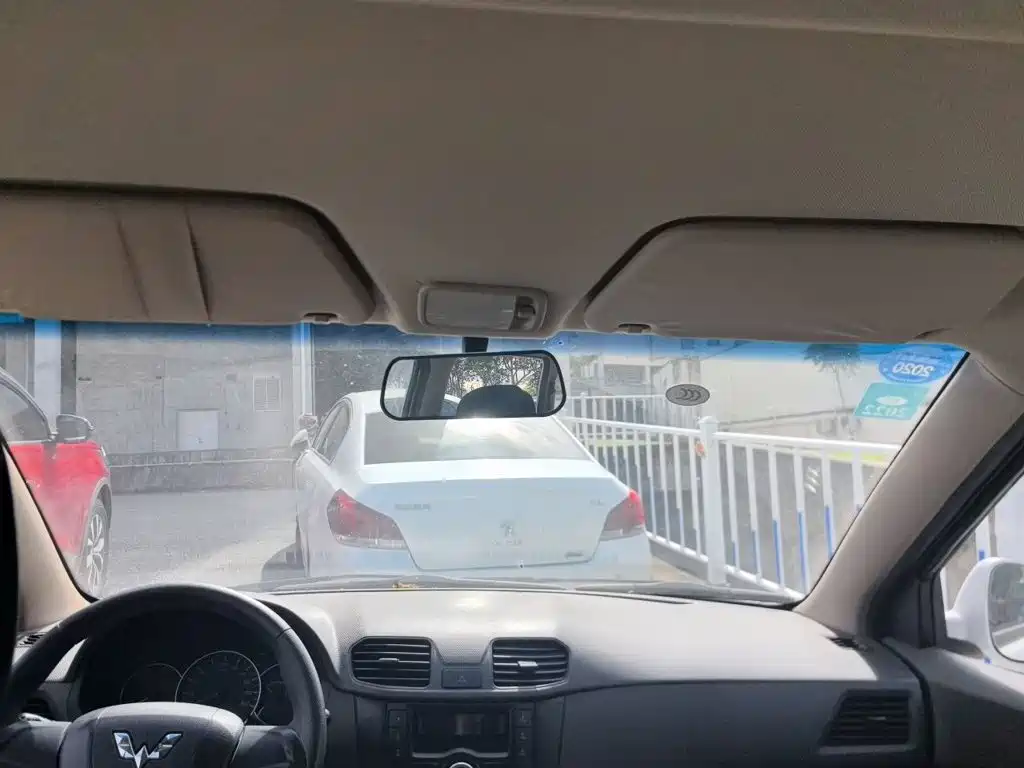 Wuling Hongguang — миниатюра 14