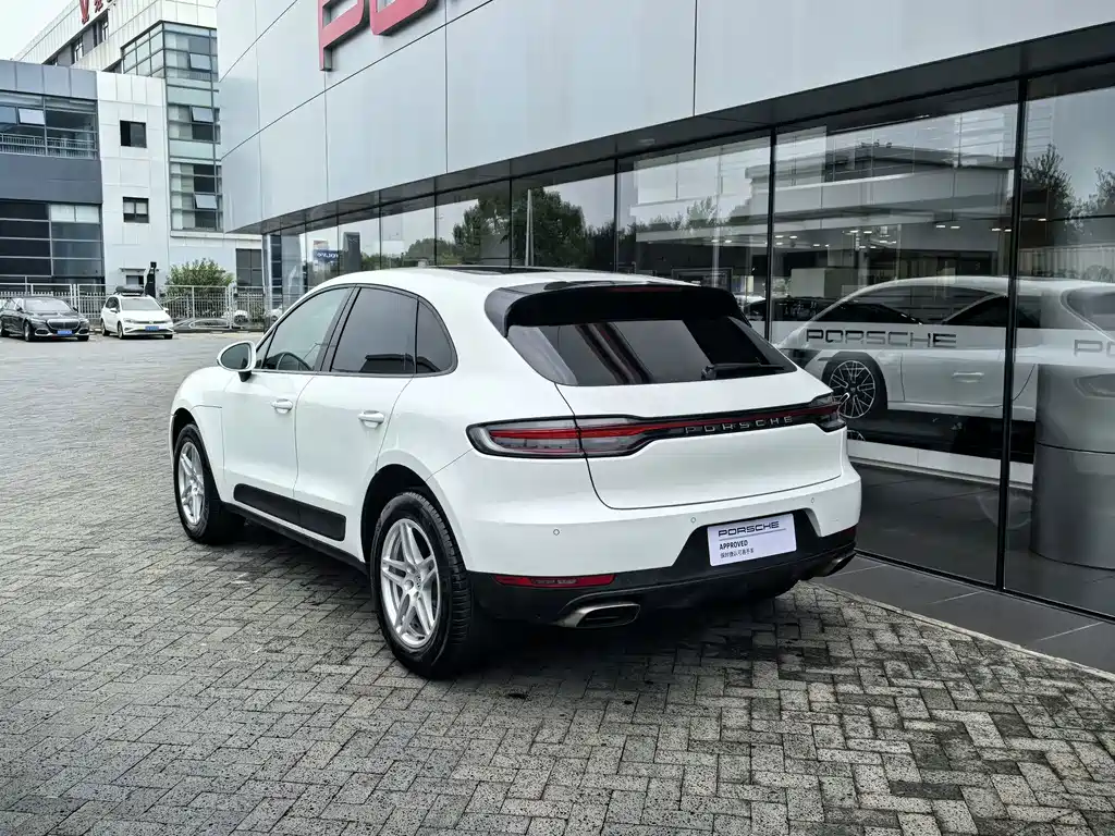 Porsche Macan — миниатюра 9