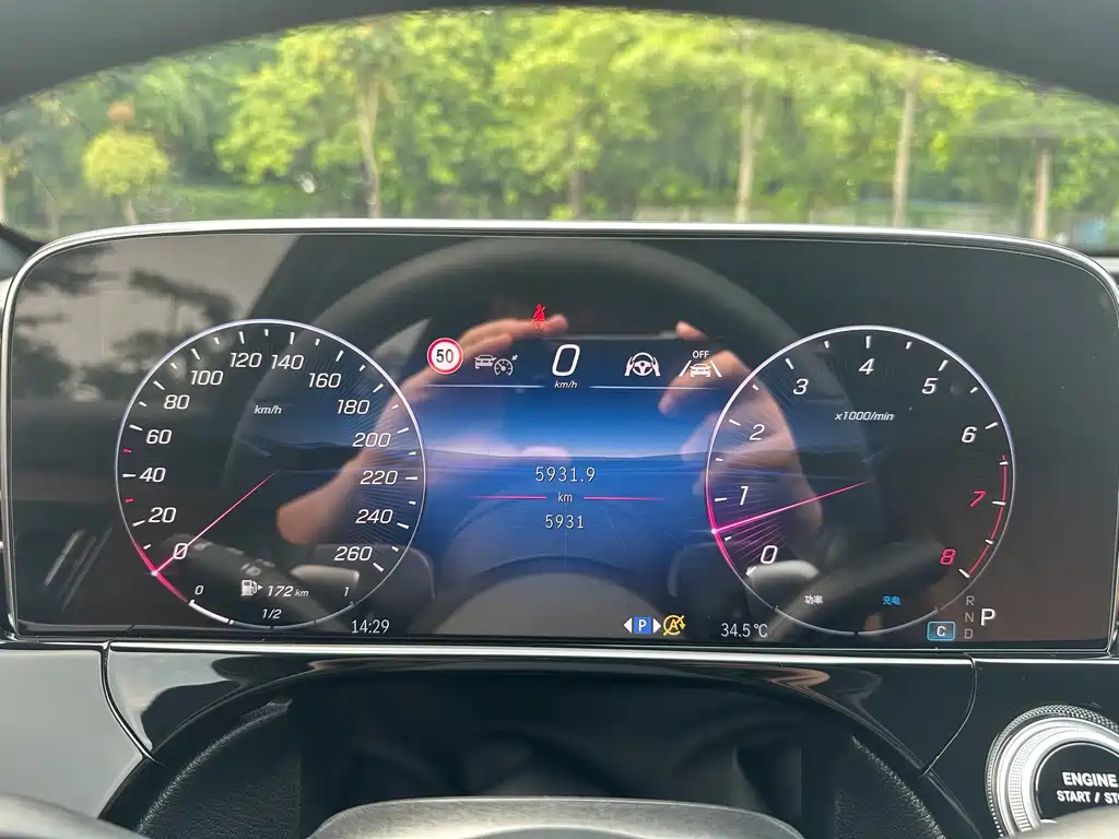Mercedes-Benz E-Class — миниатюра 10