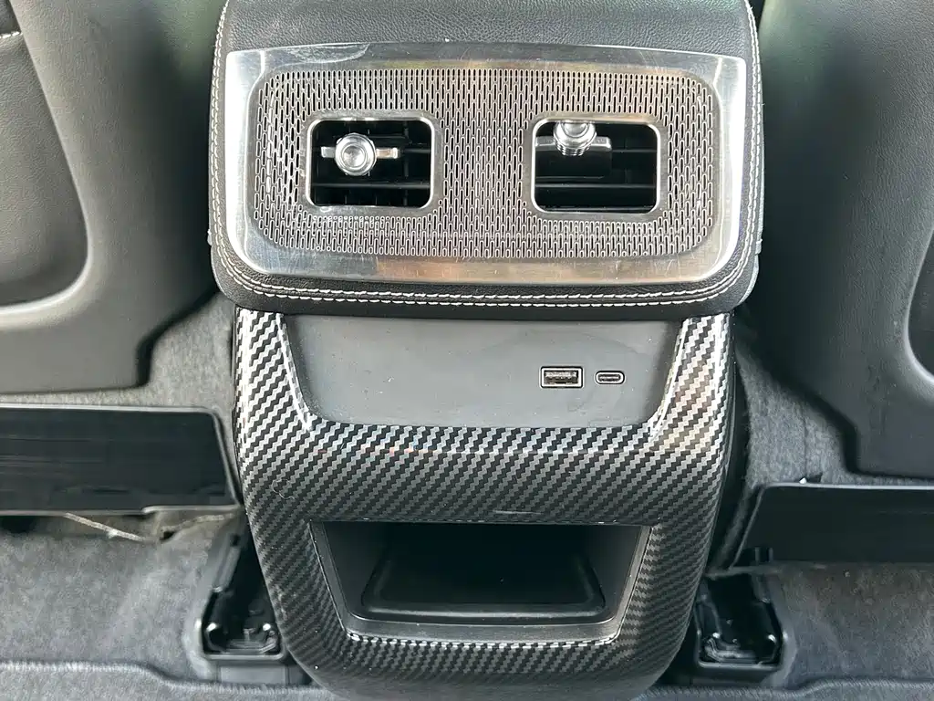 Cadillac XT5 — миниатюра 12