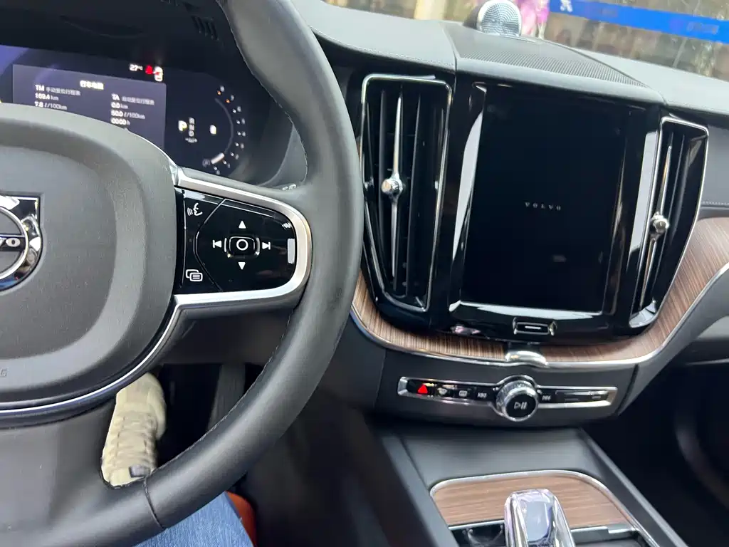 Volvo XC60 — миниатюра 14