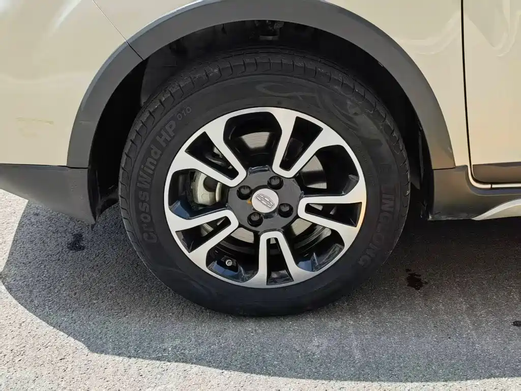 Geely Vision X3 — миниатюра 10