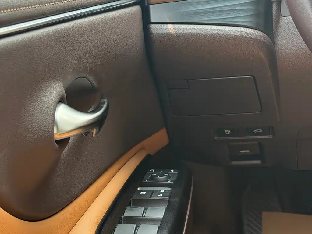 Lexus ES — миниатюра 12
