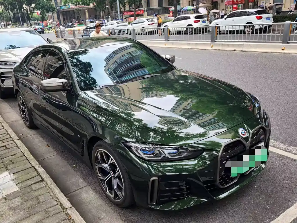 BMW i4