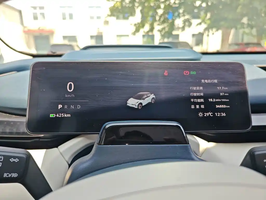 Zeekr X — миниатюра 12