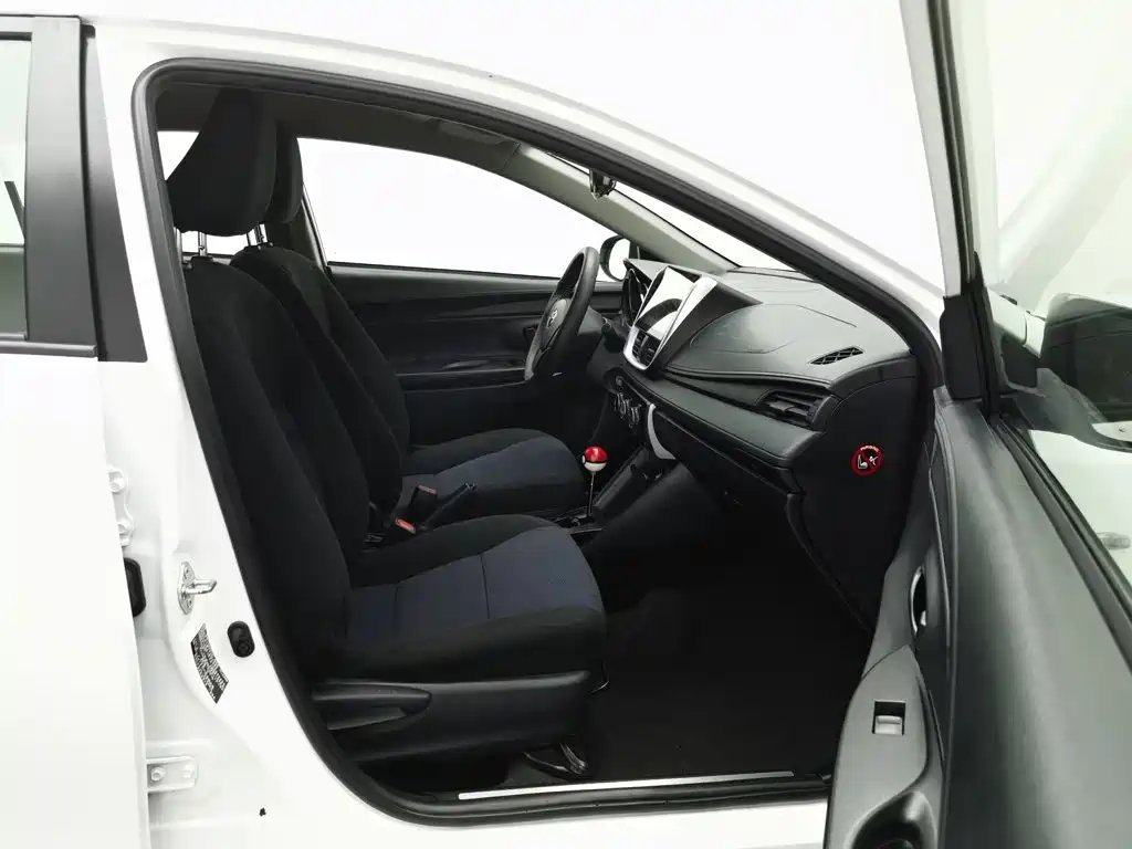 Toyota Yaris L — миниатюра 23