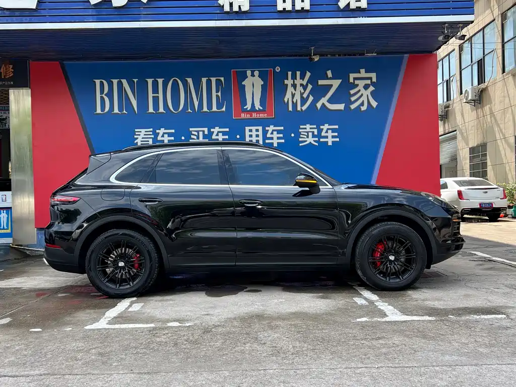 Porsche Cayenne — миниатюра 7