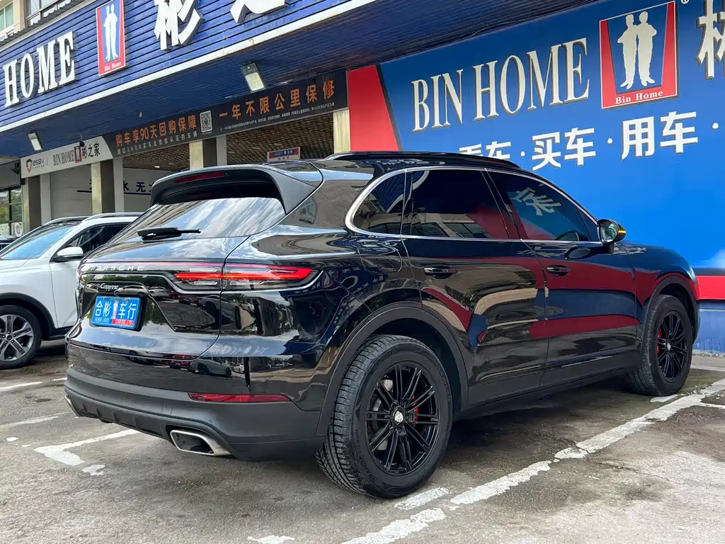 Porsche Cayenne — миниатюра 26