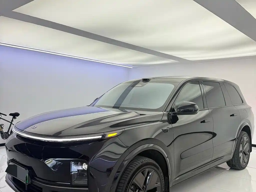 2025 Li Xiang L9 - zdjęcie 1 z 9