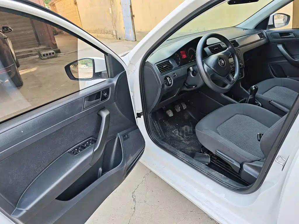 Volkswagen Santana — миниатюра 16