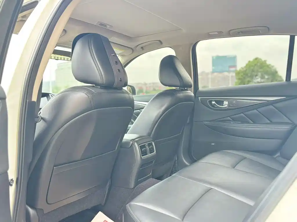 Infiniti Q50L — миниатюра 6