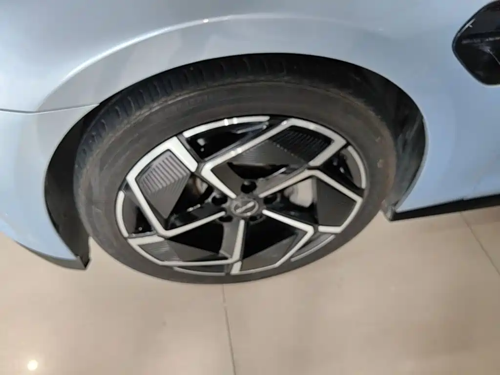 BYD Seal — миниатюра 23