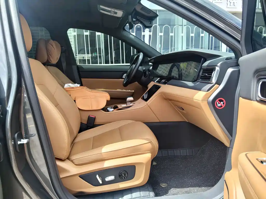 Li Auto ONE 2021 6 мест