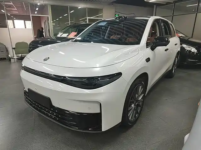 Leapmotor C10
