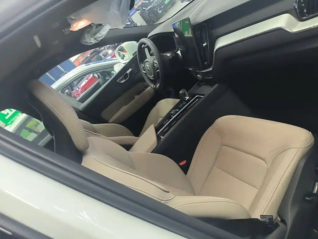 Volvo XC60 — миниатюра 25