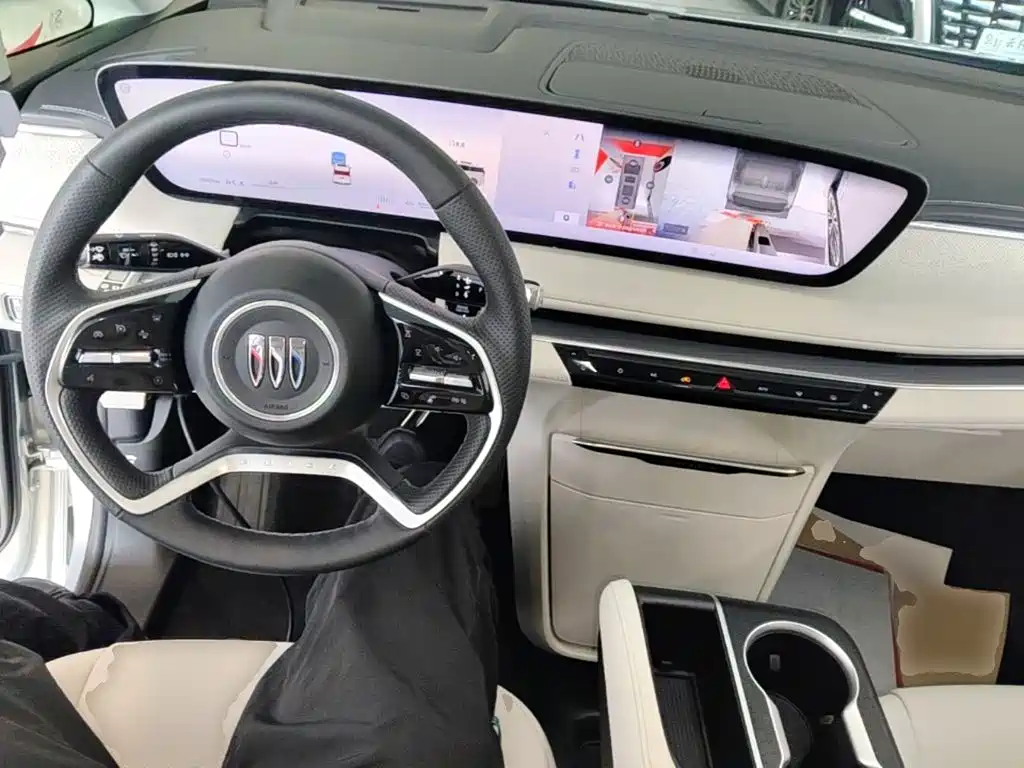 Buick GL8 Hybrid — миниатюра 10