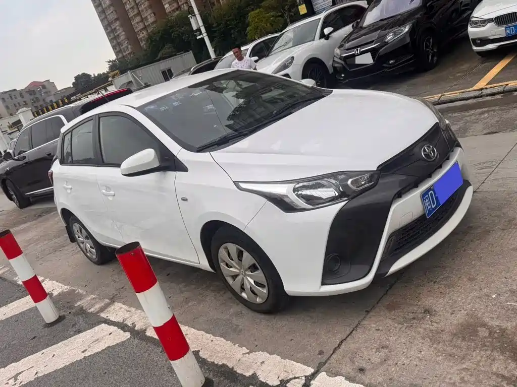 Toyota Yaris L — миниатюра 3