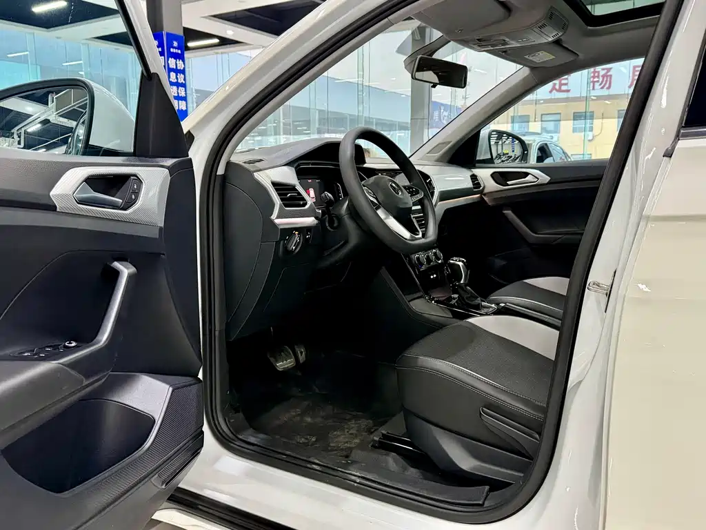 VOLKSWAGEN EXPLORING THE SHADOW