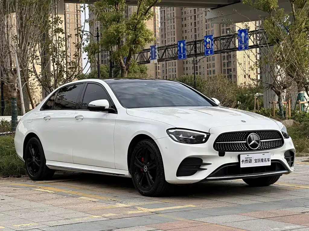 Mercedes-Benz E-Class — миниатюра 3
