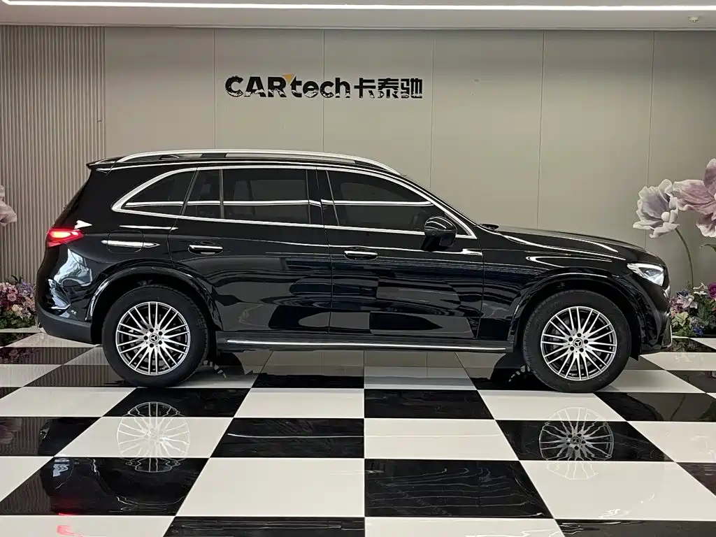 Mercedes-Benz GLC 2023 GLC 300 L 4MATIC 5 мест