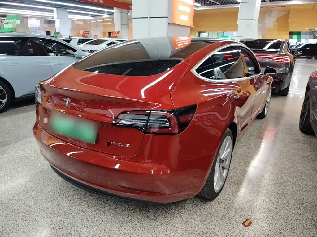 Tesla Model 3 — миниатюра 7