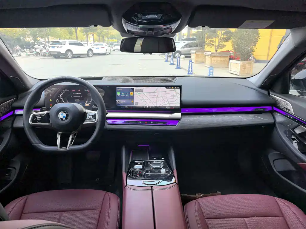 BMW 5 Series — миниатюра 10