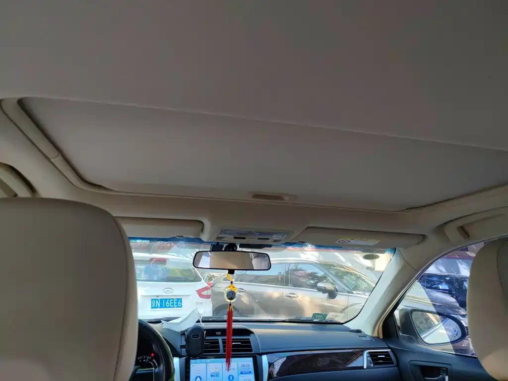 Toyota Camry — миниатюра 14