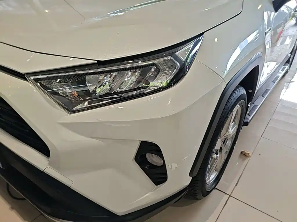 Toyota RAV4 — миниатюра 24