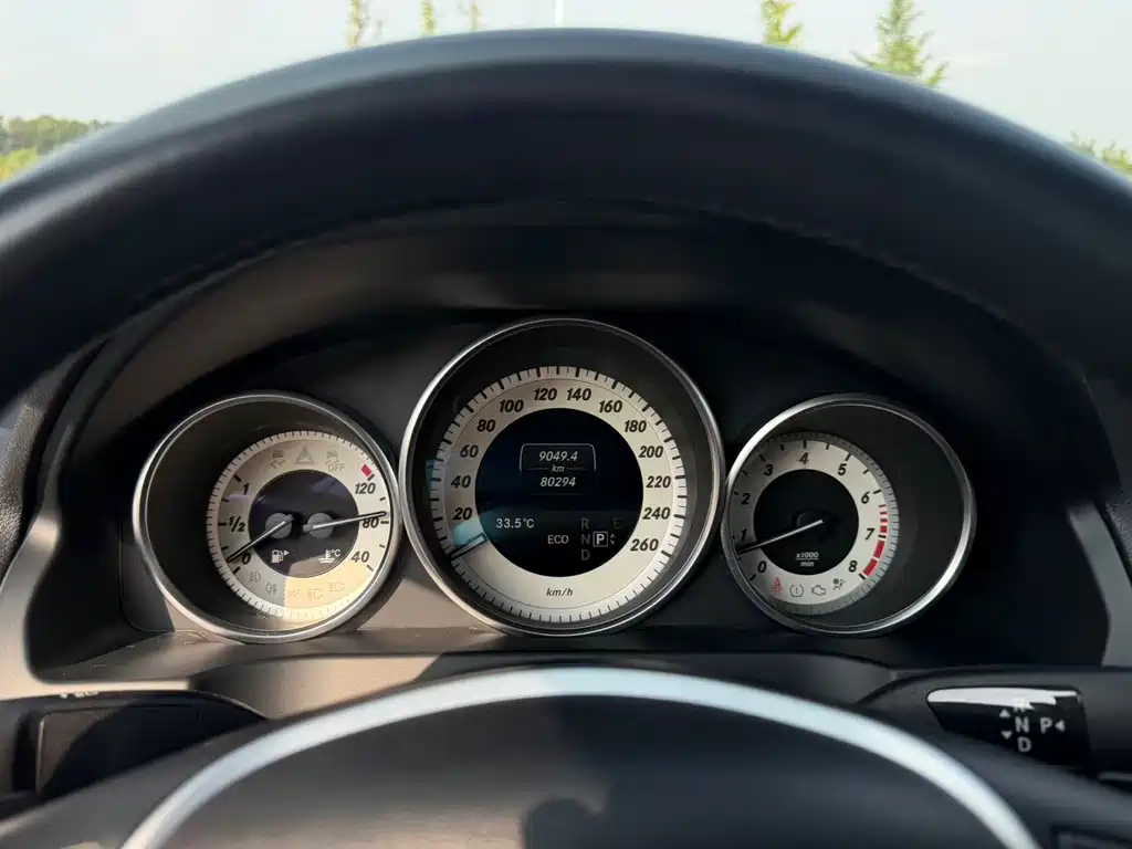 Mercedes-Benz E-Class (Import) — миниатюра 6