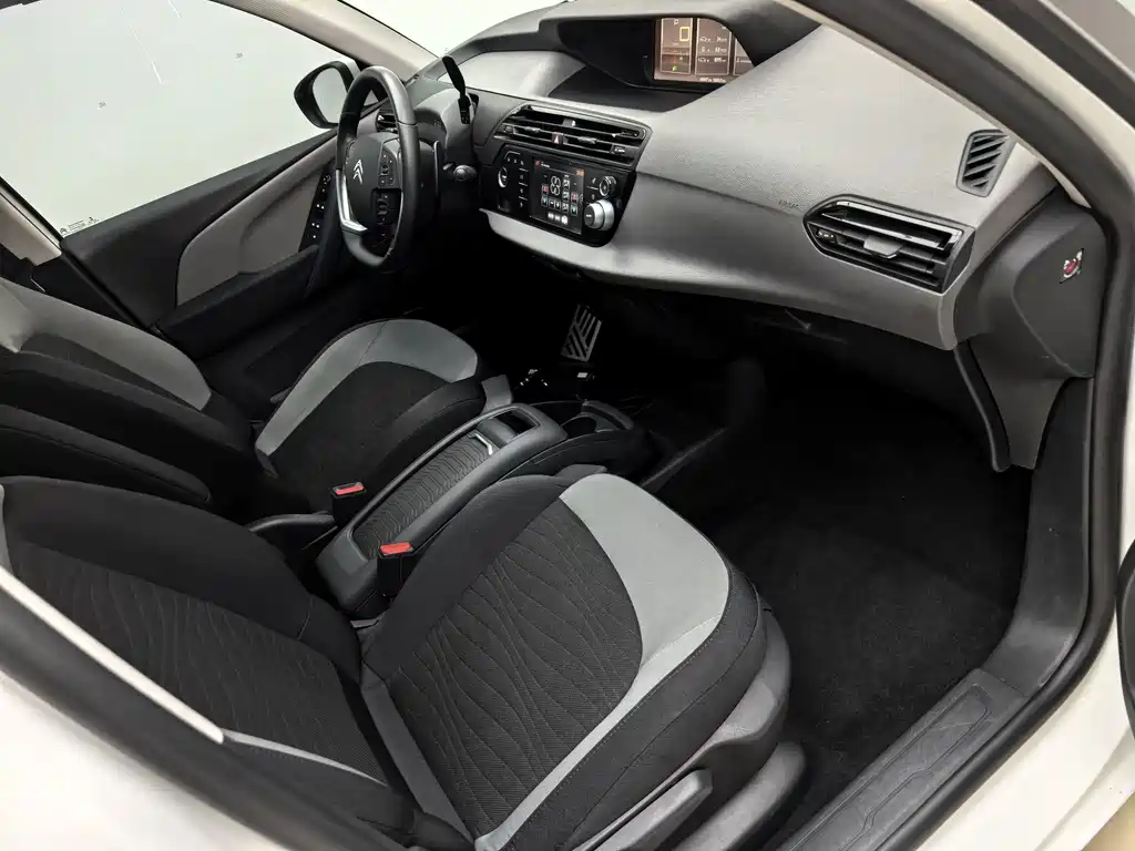 Citroen C4 Picasso — миниатюра 17