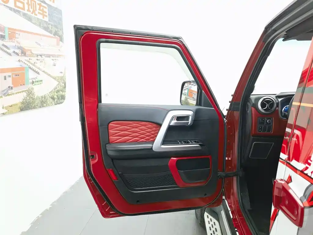 BAIC BJ40 2018 PLUS 2.3T AT Premium V