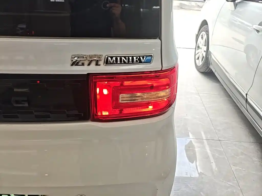 Wuling MINIEV — миниатюра 8
