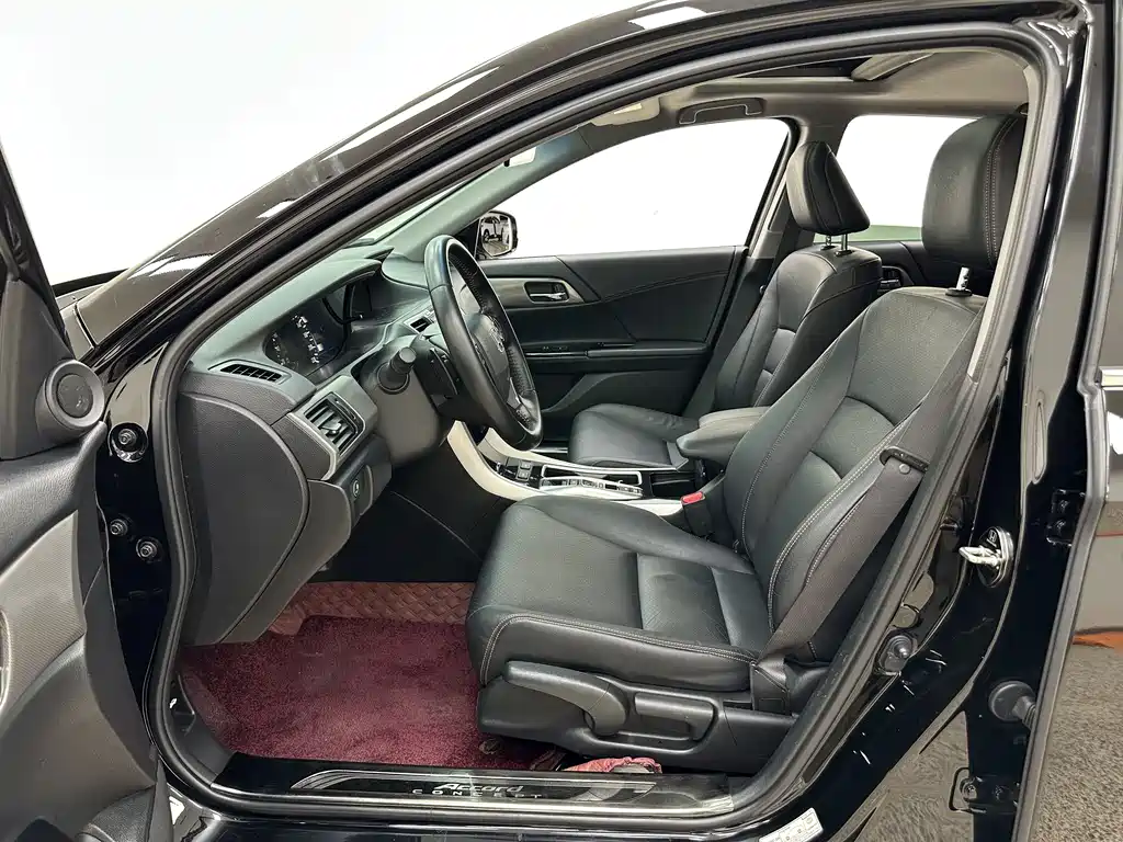 Honda Accord — миниатюра 17