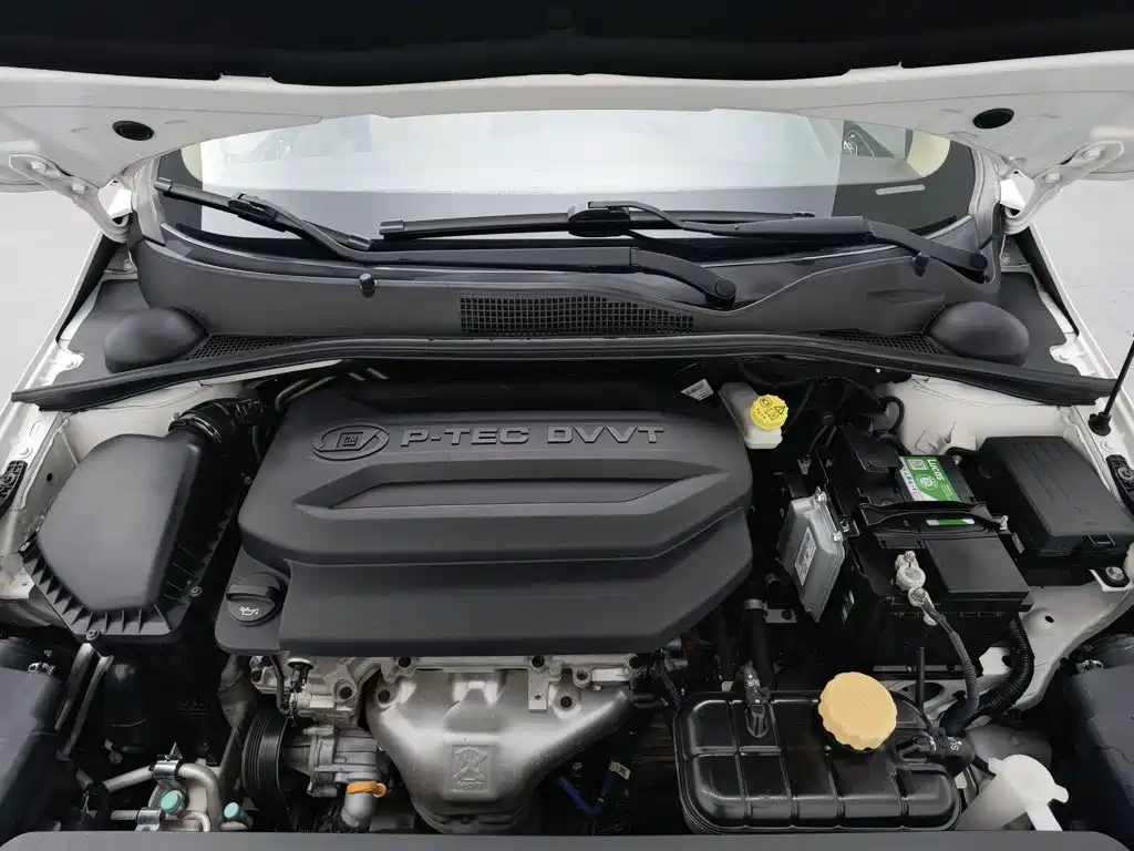 Baojun 310W — миниатюра 6