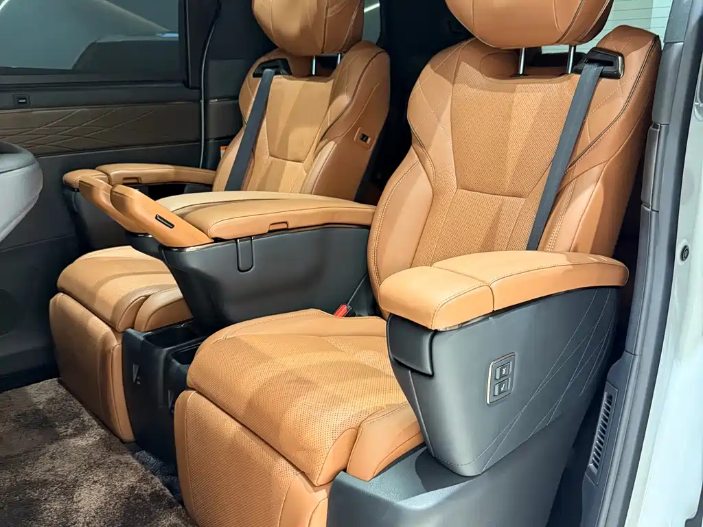 Toyota Vellfire — миниатюра 13