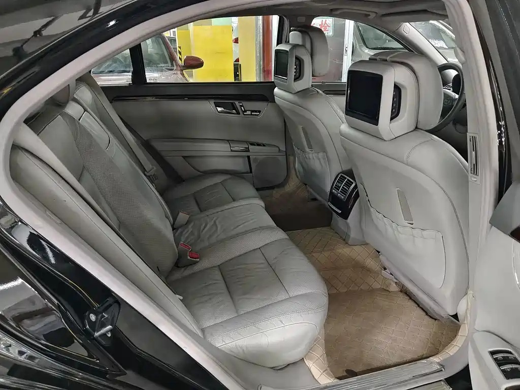 Mercedes-Benz S-Class — миниатюра 10