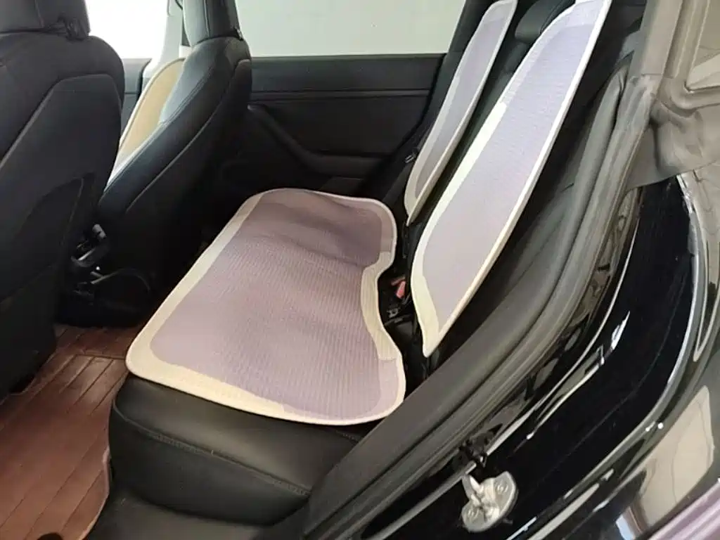 Tesla Model 3 — миниатюра 17