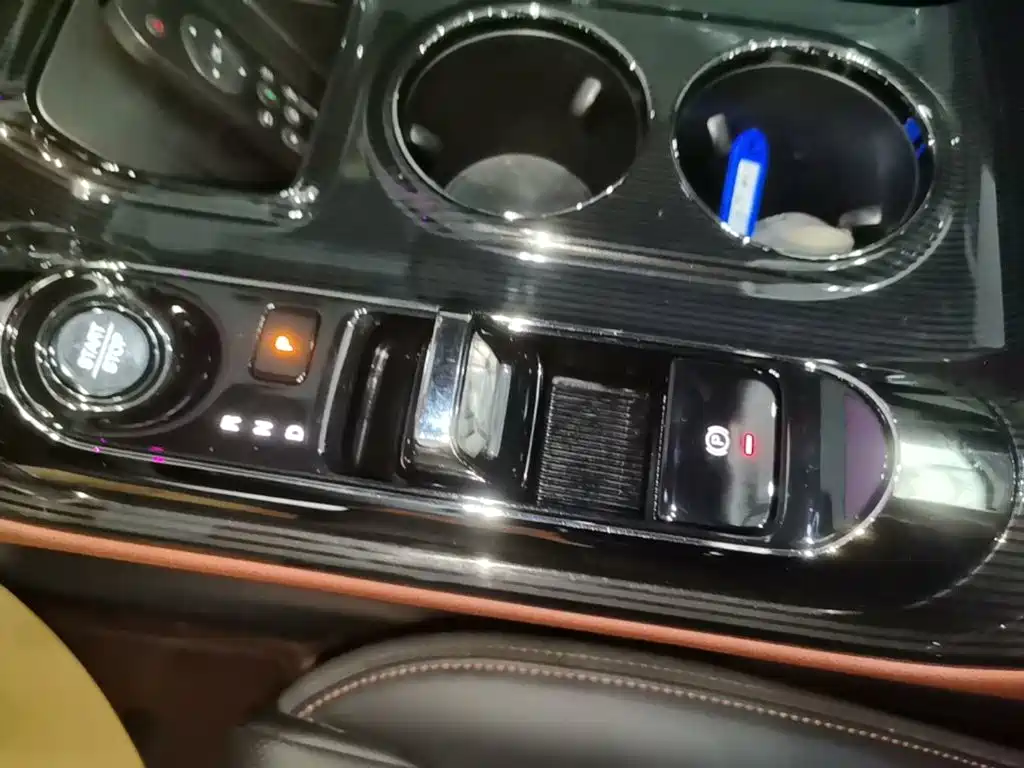 GAC Motor Trumpchi E8 PHEV — миниатюра 14