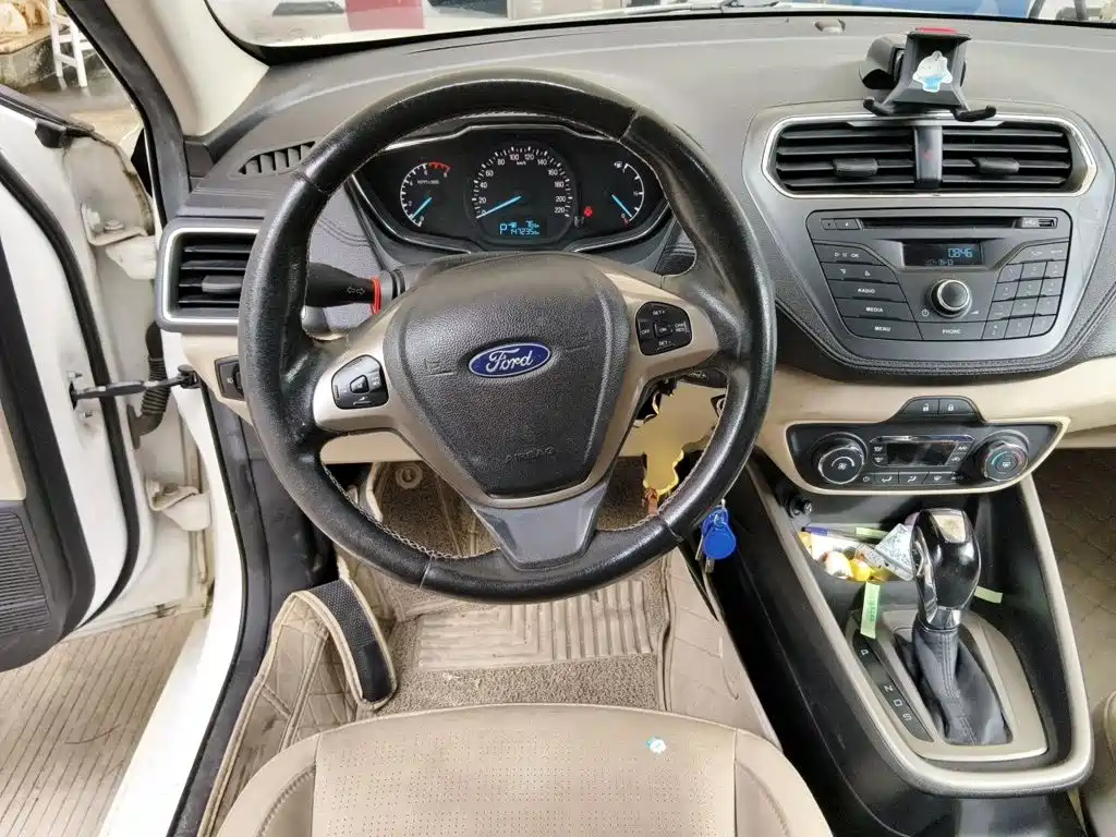 Ford Escort — миниатюра 6