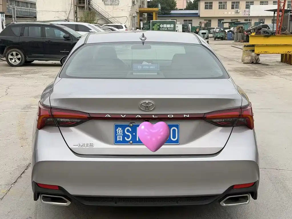 Toyota Avalon — миниатюра 8
