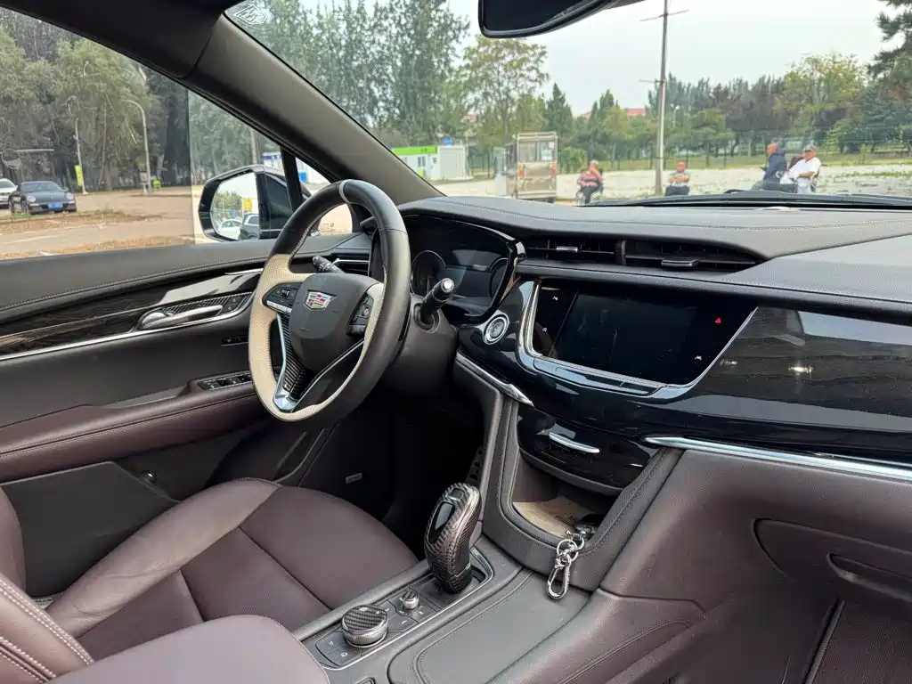 Cadillac XT6 — миниатюра 14