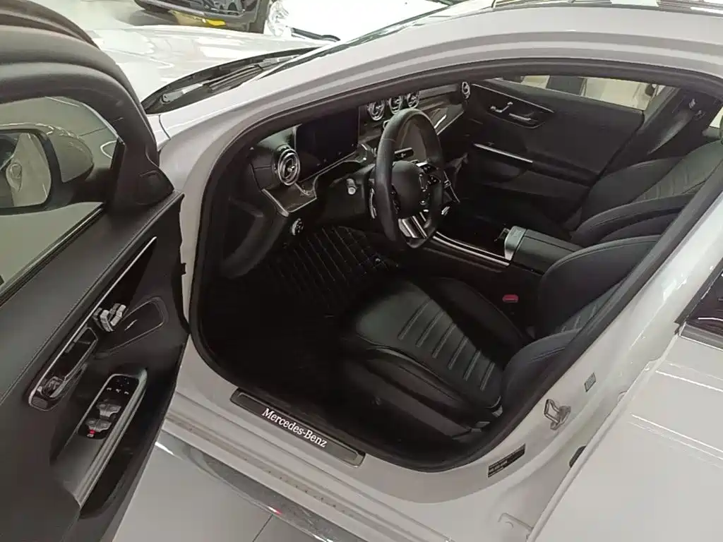 Mercedes-Benz C-Class — миниатюра 16