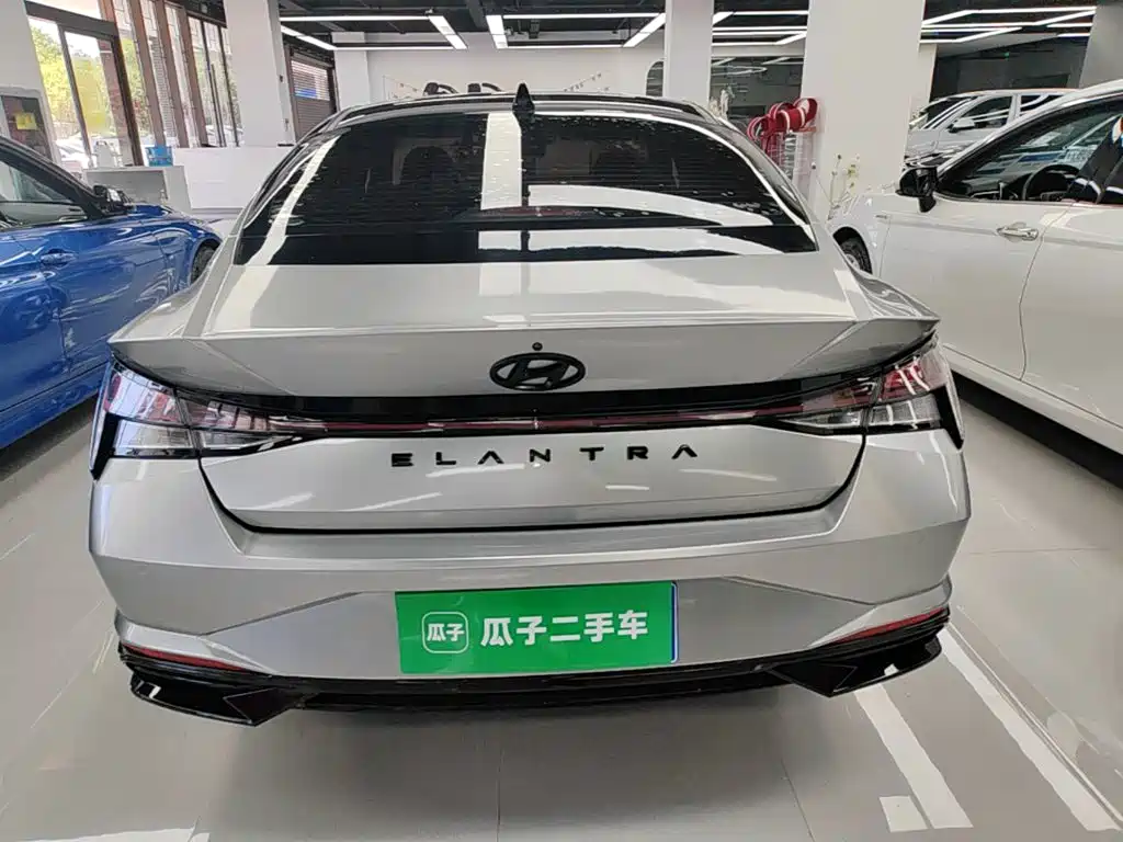 Hyundai Elantra — миниатюра 6
