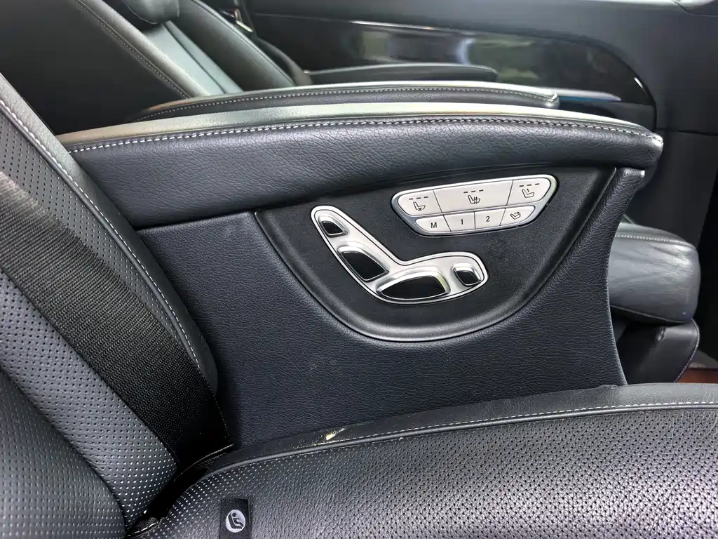 Mercedes-Benz V-Class — миниатюра 13