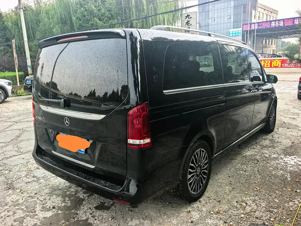 Mercedes-Benz V-Class — миниатюра 17