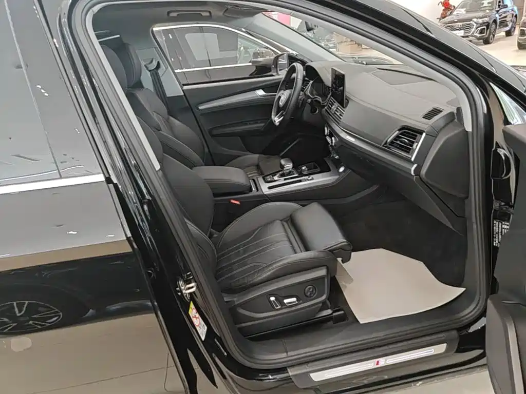 Audi Q5L Sportback — миниатюра 25