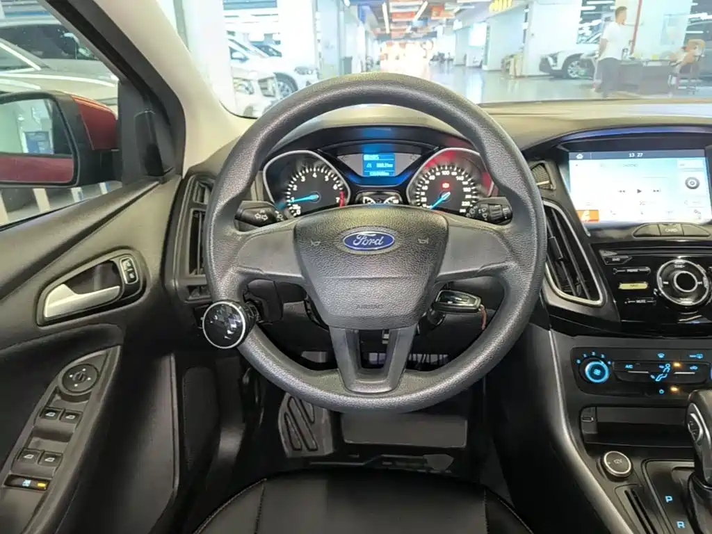 Ford Focus — миниатюра 11