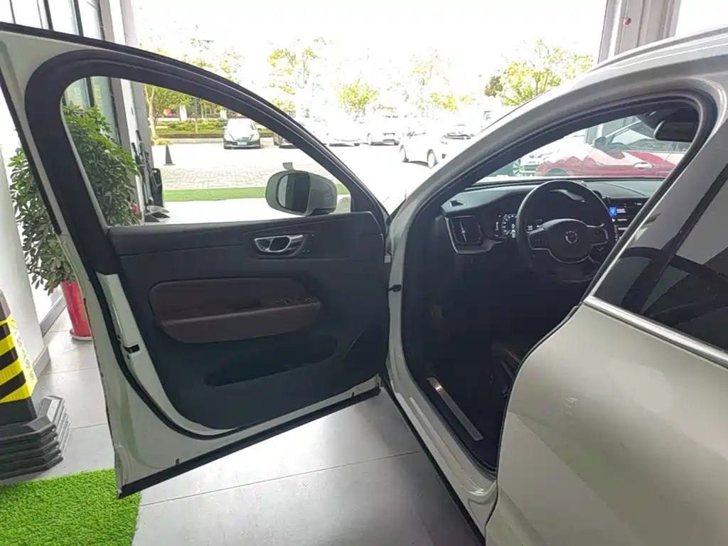 Volvo XC60 — миниатюра 16