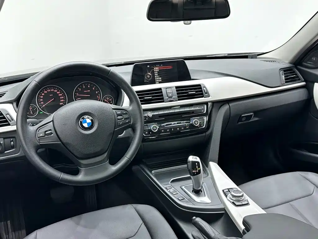BMW 3 Series — миниатюра 10
