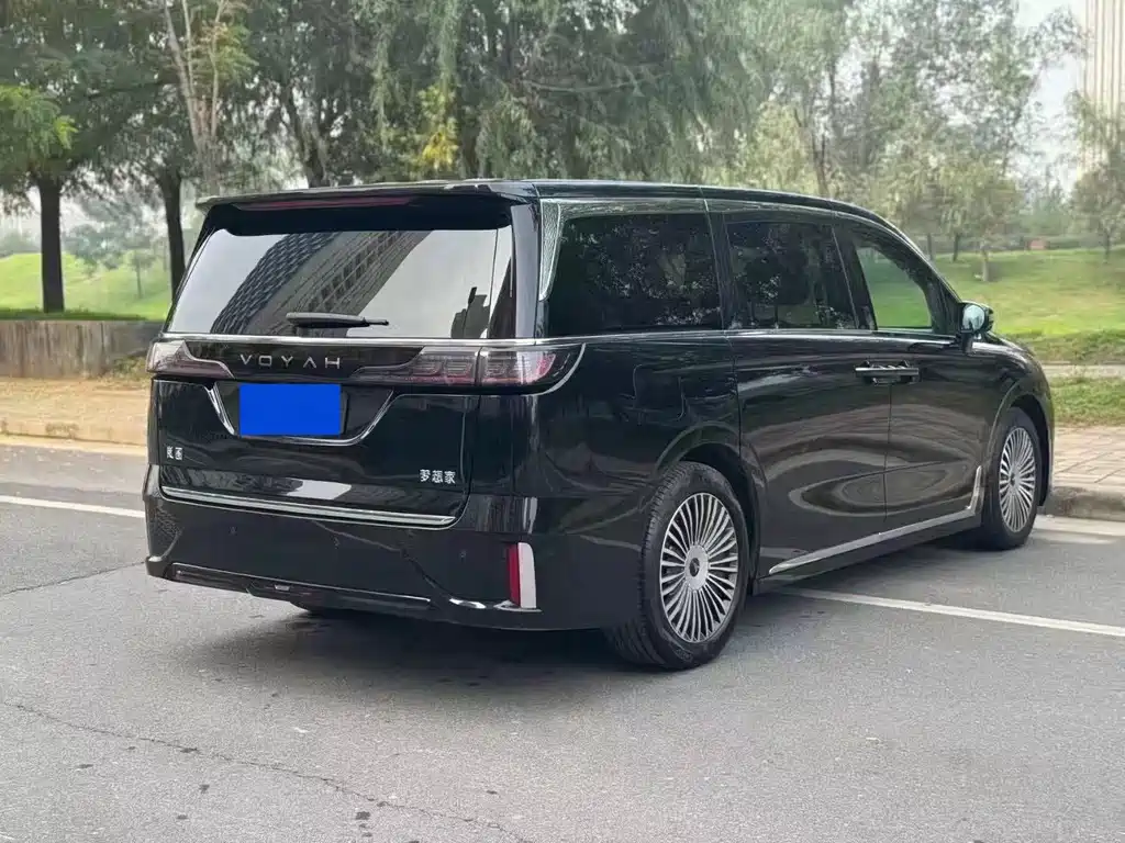VOYAH Dreamer — миниатюра 7